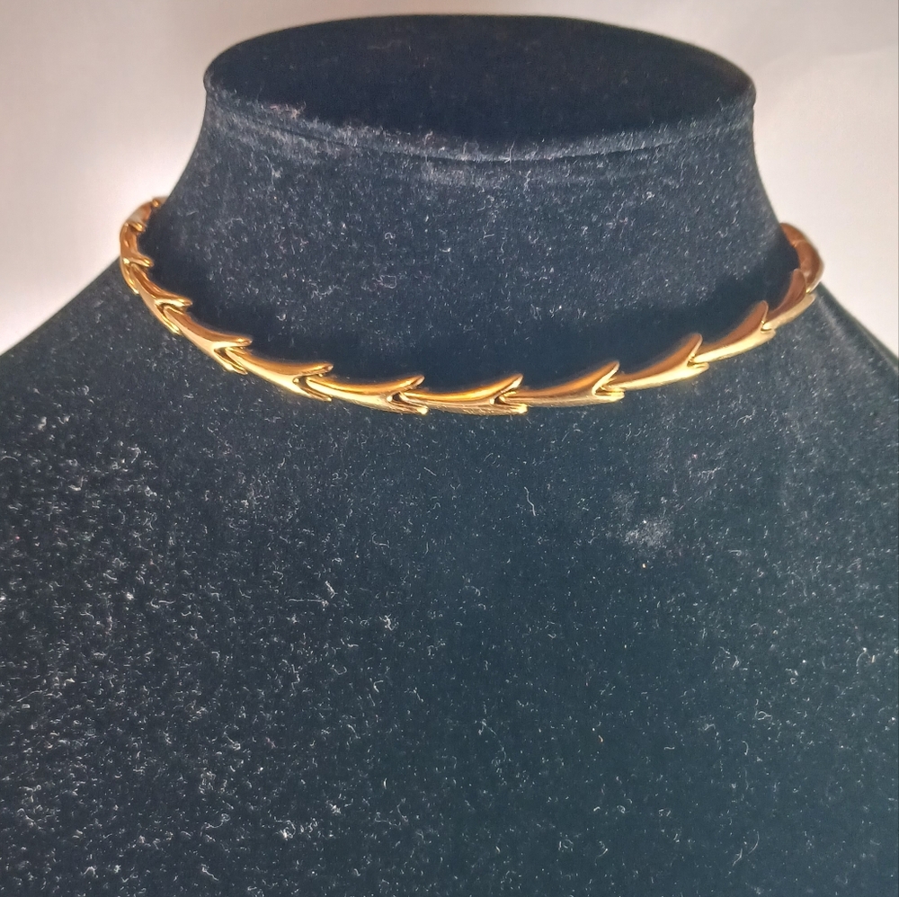Vintage 60's Monet Gold Tone Women's Choker Necklace